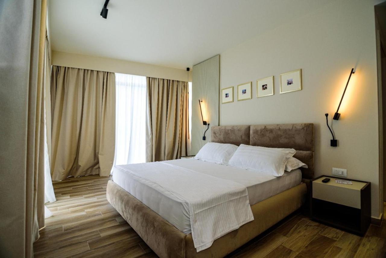 Hotel Orange Dhërmi Buitenkant foto