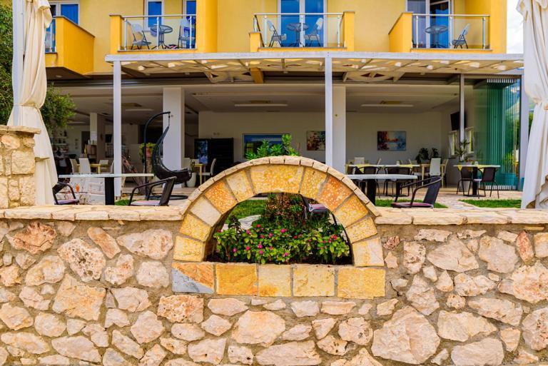 Hotel Orange Dhërmi Buitenkant foto