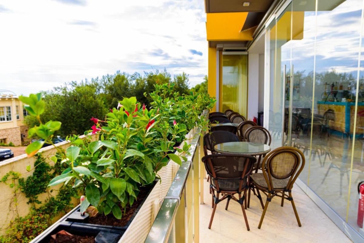 Hotel Orange Dhërmi Buitenkant foto